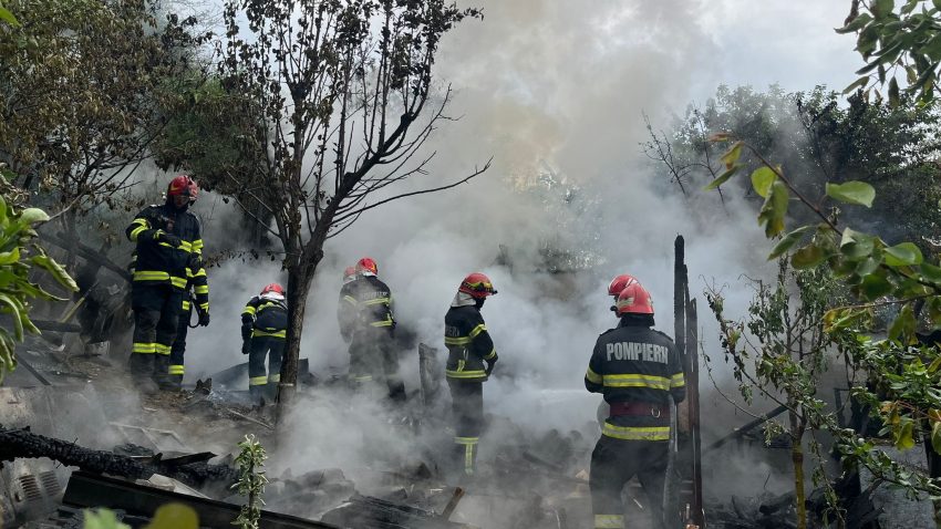 Pompierii ISU Dobrogea au lichidat 30 de incendii de vegetație, în ultimele trei zile