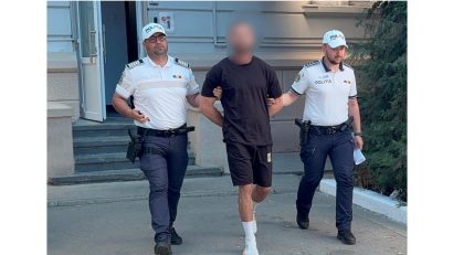 CONSTANȚA: Un bărbat aflat în arest la domiciliu a fost prins la volan de polițiști și a încercat să fugă