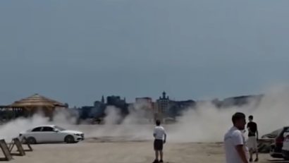Amenzi de peste 11 mii de lei și două puncte de penalizare pentru un șofer care a făcut drifturi pe plajă