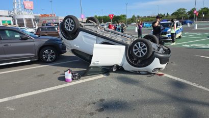 CONSTANȚA: Persoană încarcerată în urma unui accident cu trei mașini implicate