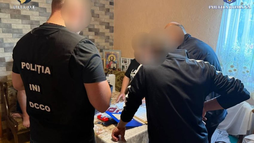 Peste 30 de percheziții, inclusiv la Constanța, într-un dosar de infracțiuni informatice și spălare a banilor, cu prejudiciu de 2 milioane de euro
