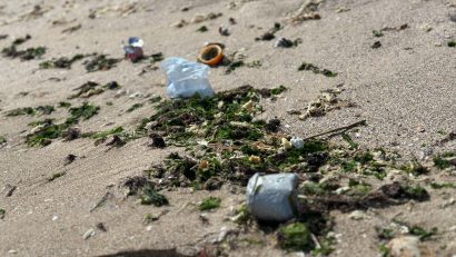 ONG Mare Nostrum: Litoralul românesc are, în continuare, mai mult plastic decât scoici?