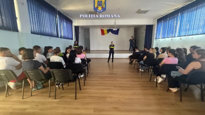 TULCEA: Elevii de la Liceul Tehnologic Agricol „Nicolae Cornățeanu” au aflat sfaturi utile despre protejarea animalelor