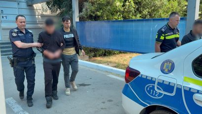 Doi bărbați au fost reținuți de polițiștii constănțeni. Unul este bănuit că ar fi încercat să înjunghie o persoană cu care intraseră în conflict, iar celălat de lovire