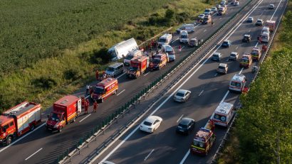 UPDATE | Autocarul răsturnat pe A2 transporta echipa de baschet U14 a CSM Oradea la Costinești