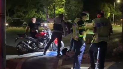 CONSTANȚA: Accident cu 3 răniți grav, după ce un motociclist a lovit un pieton şi ar fi intrat într-un stâlp