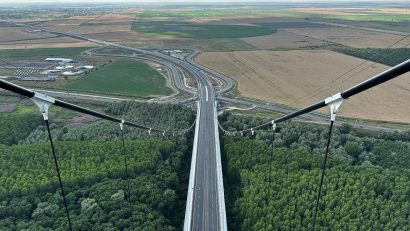 Se deschide circulaţia pe drumurile care fac legătura cu Podul suspendat peste Dunăre