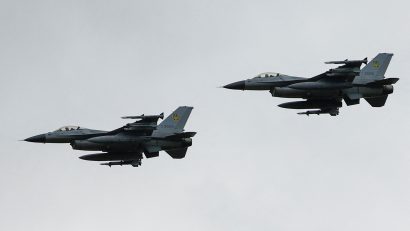 Atac masiv cu rachete şi drone asupra Ucrainei. Un pilot ucrainean a fost ucis după ce avionul său F-16 a fost doborât