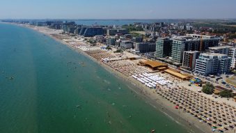 AUDIO | Turismul sezonier, în impas în 2026. Reprezentanții HoReCa spun că ar fi nevoie de reducerea taxelor de muncă pentru lunile din extrasezon