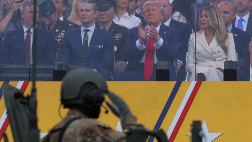 SUA: Paradă militară și proteste cu milioane de oameni, de ziua președintelui Donald Trump