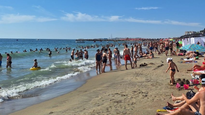Vreme caniculară, dar va deveni instabilă