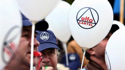 Miting de protest în fața Prefecturii Constanța