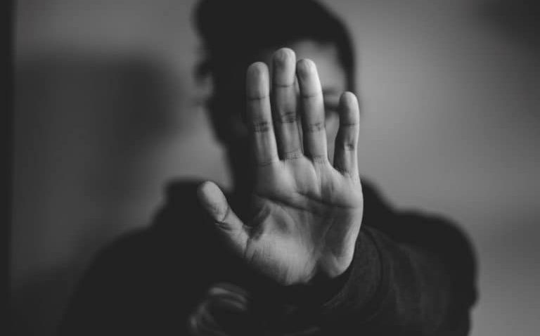 Poliția s-a sesizat din oficiu în legătură cu un site, administrat de un bărbat din Constanța, unde apar femei pozate pe ascuns