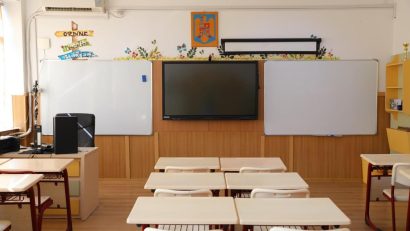 CONSTANȚA: Toate școlile vor fi dotate cu mobilier, materiale și echipamente digitale