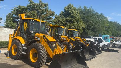 Cinci buldoexcavatoare multifuncționale de ultimă generație achiziționate de Societatea „Drumuri Județene Constanța”