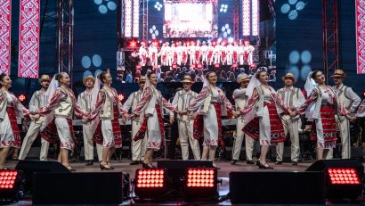 „Brâulețul și Invitații”, un spectacol de folclor autentic, la Centrul Multifuncțional Educativ pentru Tineret “Jean Constantin”