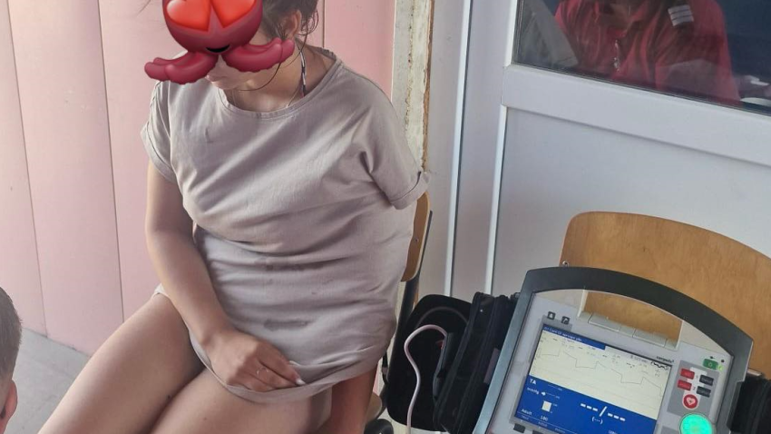 EFORIE NORD: O adolescentă a fost salvată de la înec de salvamari