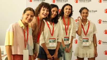 Salvați Copiii lansează un ghid cu activități propuse de adolescenți, pentru o vacanță dincolo de ecrane