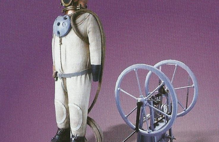 Piesa de Patrimoniu: Costumul de scafandru greu de la Muzeul Marinei