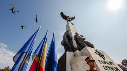 Mesajele președintelui și premierului de Ziua Aviației Române