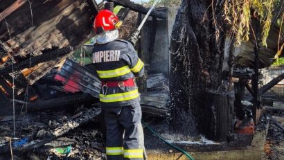 Intervenții ISU TULCEA: Intoxicație cu vapori de diluant la Cerna, incendiu de locuință la Dăeni