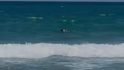 EFORIE SUD: Un turist a fost salvat de la înec, deși pe plajă era arborat STEAGUL GALBEN