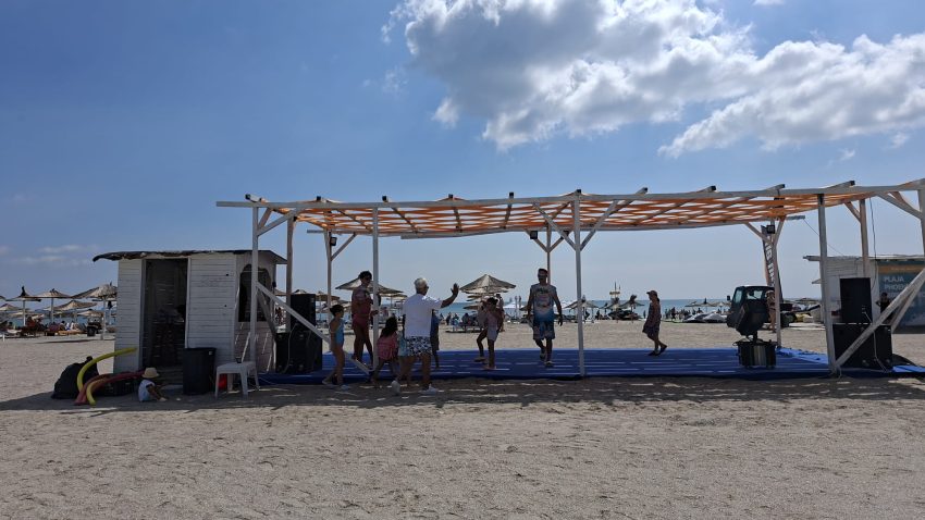 Copiii aflați în vacanță în Mamaia Nord, învață să danseze cu Wilmark