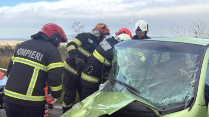 TULCEA: Accident rutier grav. O persoană este încarcerată