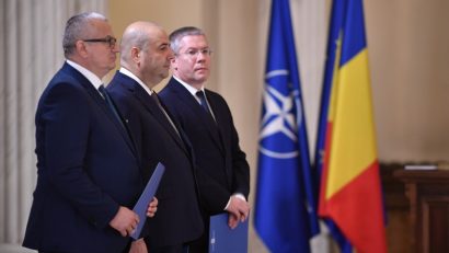 Trei noi judecători la CCR au depus jurământul