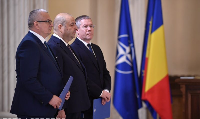 Trei noi judecători la CCR au depus jurământul