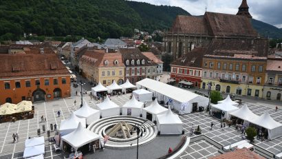 Prima ediție estivală a Târgului de Carte Gaudeamus Radio România a început la Brașov