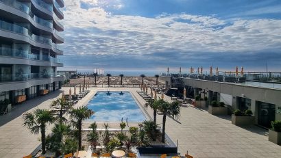 Vârf de sezon estival cu vacanțe mai ieftine pe litoral