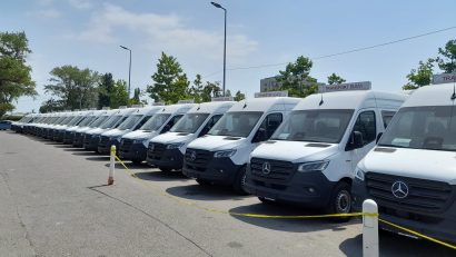 AUDIO | Microbuzele de transport școlar, parcate de mai multe luni la Pavilionul Expozițional Constanța, ajung la destinație