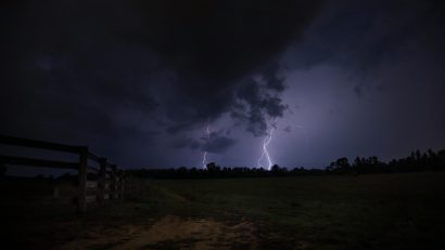UPDATE / Județul CONSTANȚA: Un bărbat a fost lovit de fulger