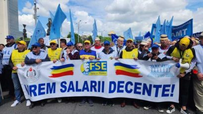 Sindicatele din Educaţie îi cer preşedintelui să nu promulge legea asumată de Guvern în Parlament