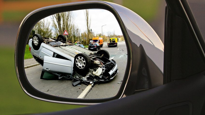 TULCEA: Accident pe DJ 222. O șoferiță a ajuns la spital, după ce s-a răsturnat cu mașina