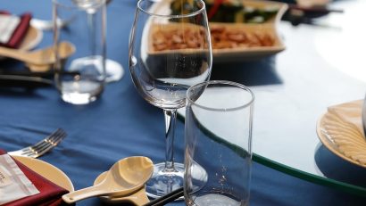 AUDIO | Paharul gratuit cu apă în restaurante, obligație legală a patronilor și beneficiu mai puțin cunoscut de clienți