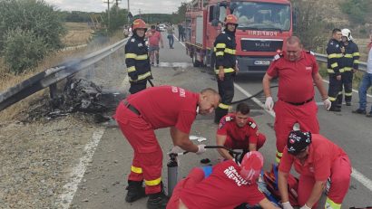 VIDEO | Accident rutier între două motociclete, urmat de un incendiu, la Rasova