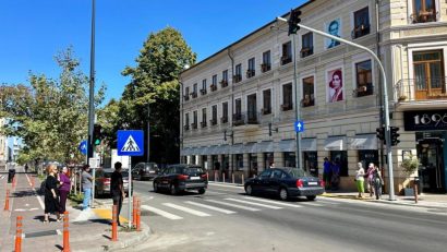 CONSTANȚA: Semafor inteligent la trecerea de pietoni din zona Colegiului Național „Mircea cel Bătrân”
