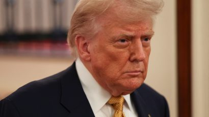 SUA: Trump impune noi taxe vamale pentru medicamente și le modifică pe cele pentru metale