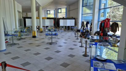 Vernisajul expoziției „70 de Ani de Scafandrerie Autonomă în România (1955–2025)” va avea loc în foaierul Delfinariului din Constanța