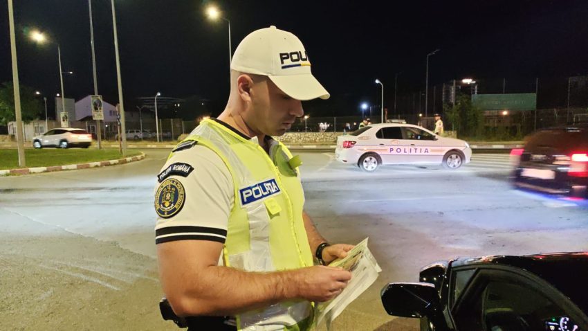 Acțiuni ale polițiștilor constănțeni împreună cu Tessa, câinele de depistare substanțe interzise, din cadrul Serviciului Criminalistic