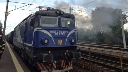 UPDATE | Incendiul la locomotiva trenului IR 1996 Constanța – Craiova a fost lichidat