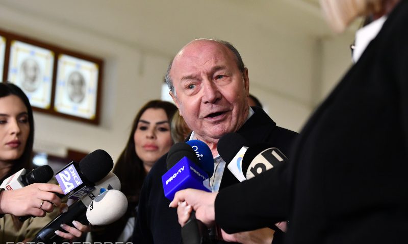 Fostul președinte Traian Băsescu își recapătă privilegiile