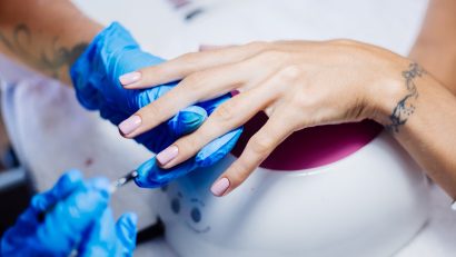 ANPC atenționează: Ingredient din produsele de manichiură, INTERZIS de la 1 septembrie