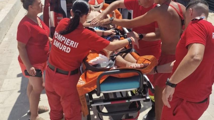 EFORIE NORD: Adolescent cu probleme medicale, salvat de la înec de salvamari