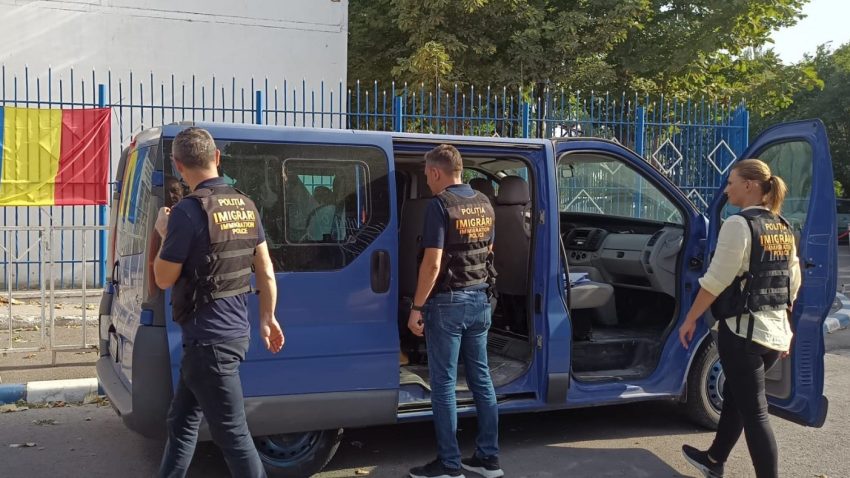 NĂVODARI: Cetățean egiptean fără drept de ședere în România, depistat de polițiști în timp ce lucra la negru