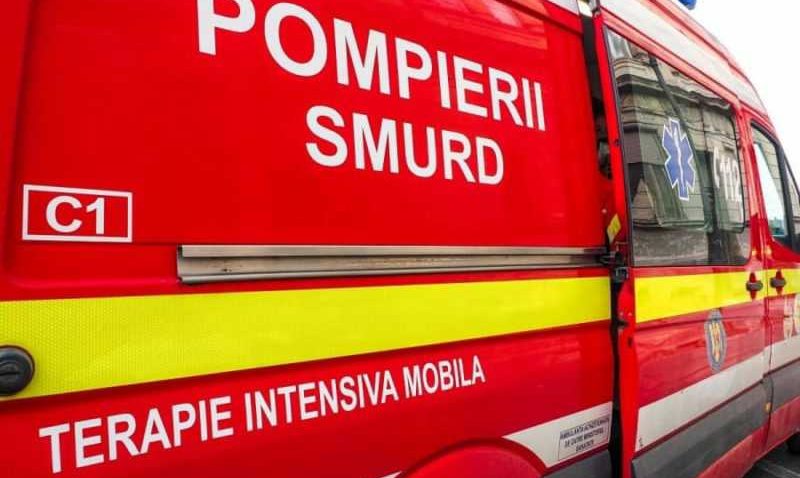 Județul CONSTANȚA: O persoană a fost prinsă sub un autocamion încărcat cu floarea soarelui. I se aplică manevre de resuscitare
