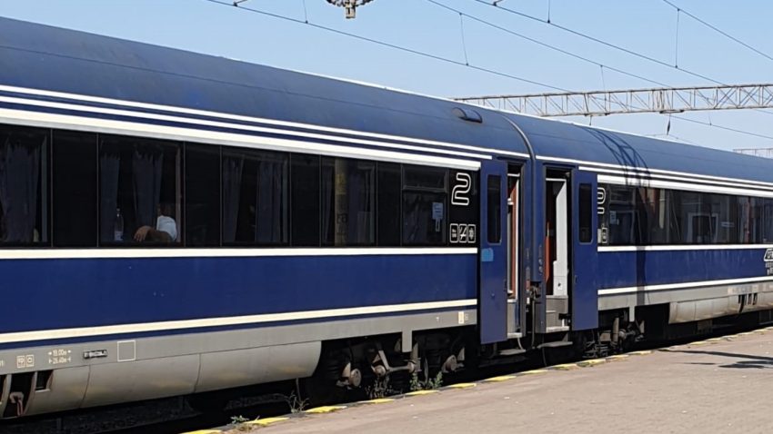 Zeci de trenuri ale CFR Călători și Transferoviar ar putea fi anulate!
