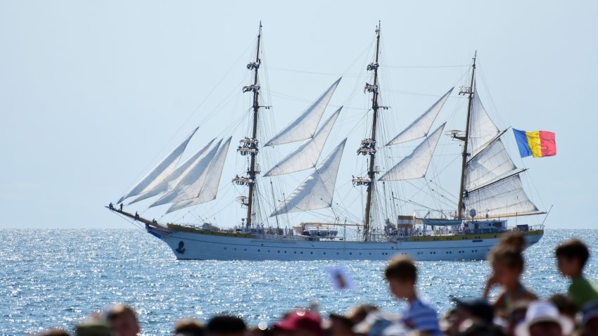 CONSTANȚA: Ziua Marinei Române, sărbătorită pe faleză și pe scena maritimă